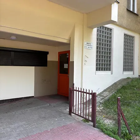 Guderskiego 5 *
