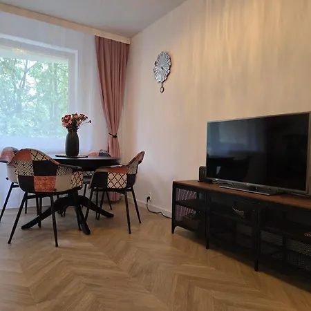 Guderskiego 5 Apartamento *