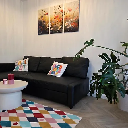 Guderskiego 5 *