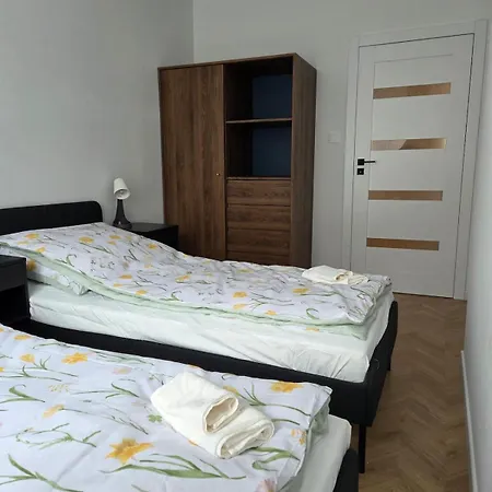 Guderskiego 5 * Varsóvia