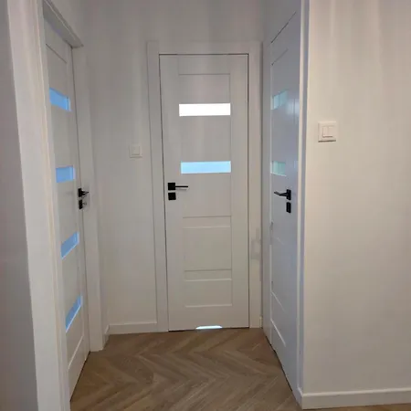 Guderskiego 5 *
