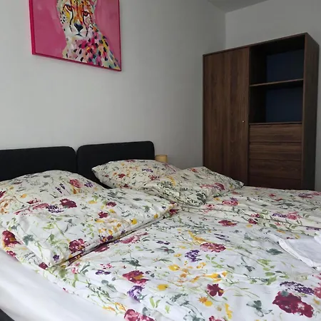 Guderskiego 5 * Варшава